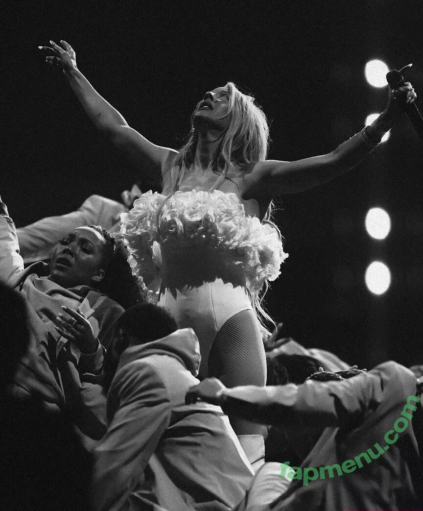Ellie Goulding nude photo #0355 (elliegoulding / glovored)