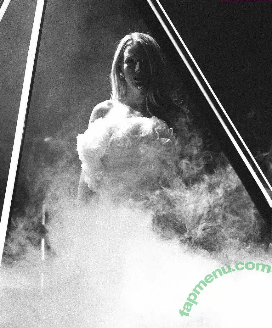 Ellie Goulding nude photo #0357 (elliegoulding / glovored)