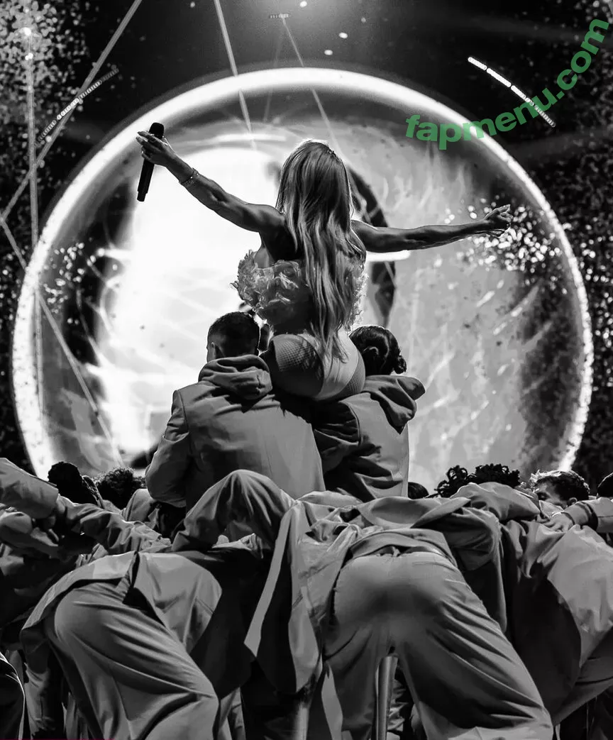 Ellie Goulding nude photo #0361 (elliegoulding / glovored)