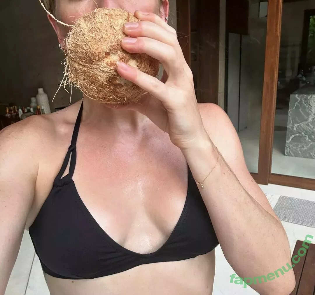 Ellie Goulding nude photo #0504 (elliegoulding / glovored)