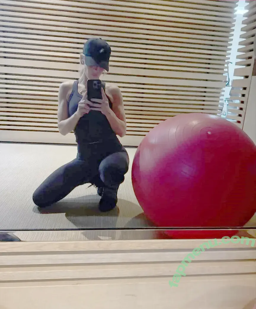 Ellie Goulding nude photo #0953 (elliegoulding / zarinamae)