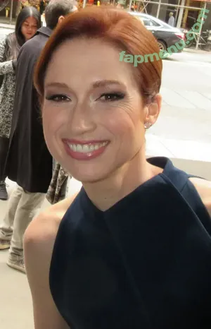 Ellie Kemper / elliekemper nude photo #0091