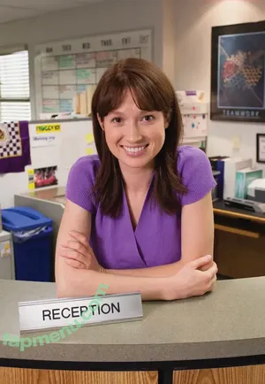 Ellie Kemper / elliekemper nude photo #0094