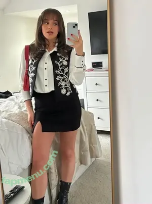 Ellie Leach / ellielouiseleach nude photo #0018