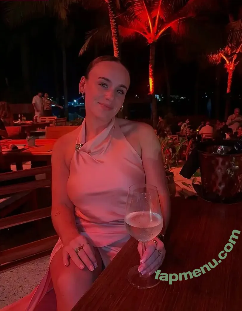 Ellie Leach nude photo #0025 (ellielouiseleach)