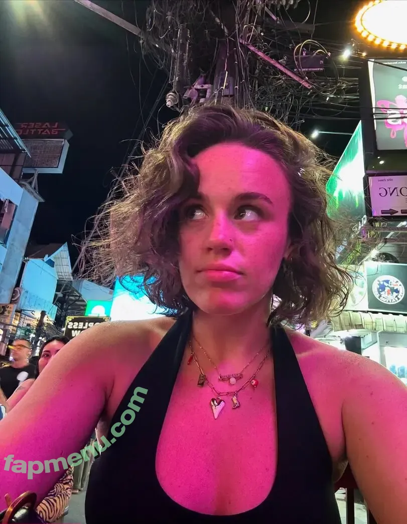 Ellie Leach nude photo #0030 (ellielouiseleach)