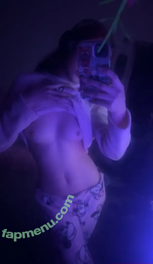 Ellie Liptrot nude photo #0002 (ellie._.liptrot / lippy)
