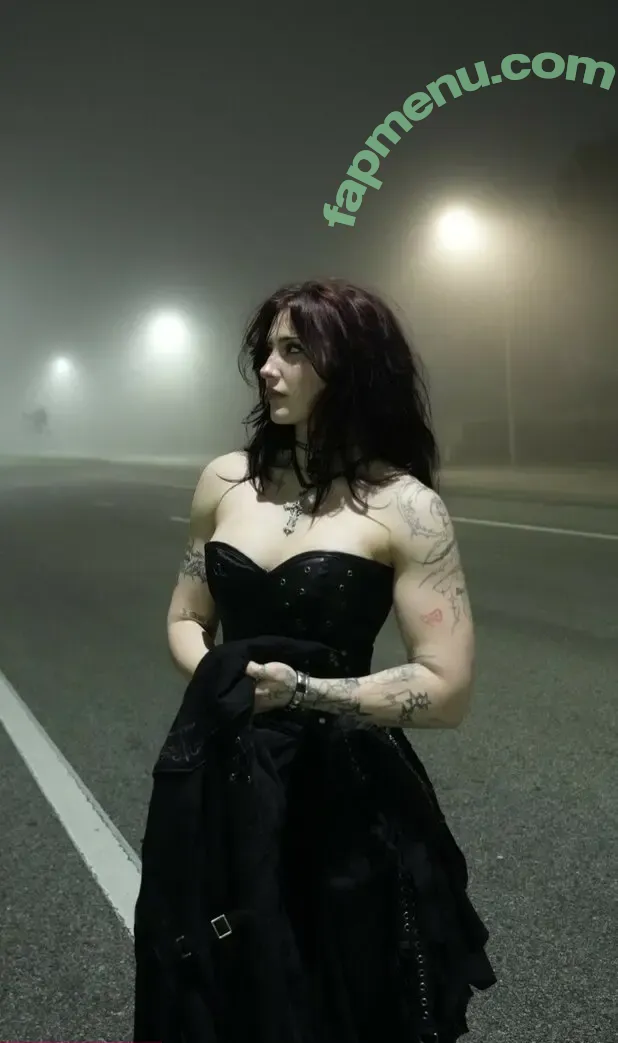 Ellie Moore nude photo #0094 (EllieLe13371615 / elliemoore_official / ellmari.e)