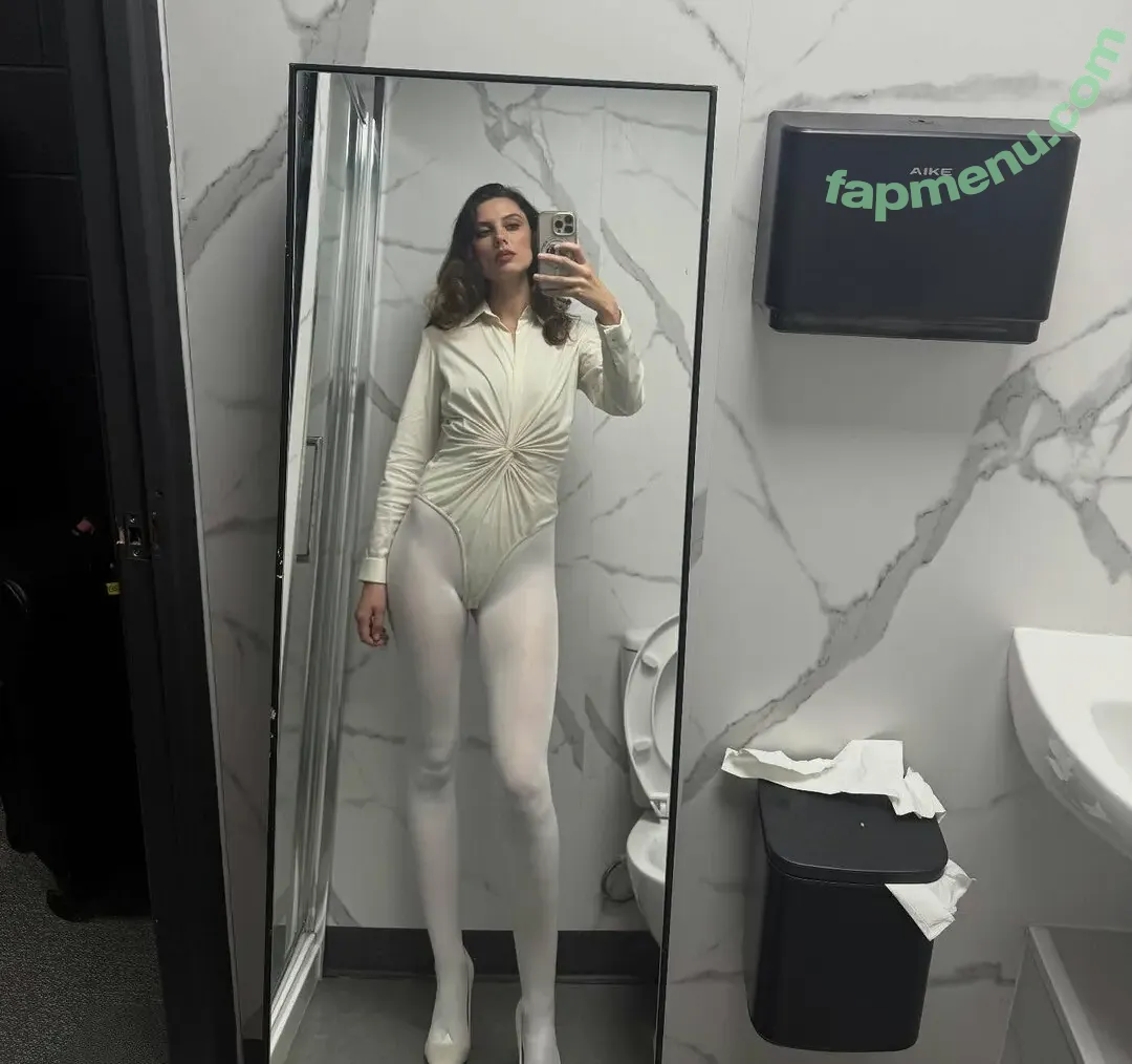 Ellie Rowsell nude photo #0068 (Wolf Alice / ellieciararowsell)