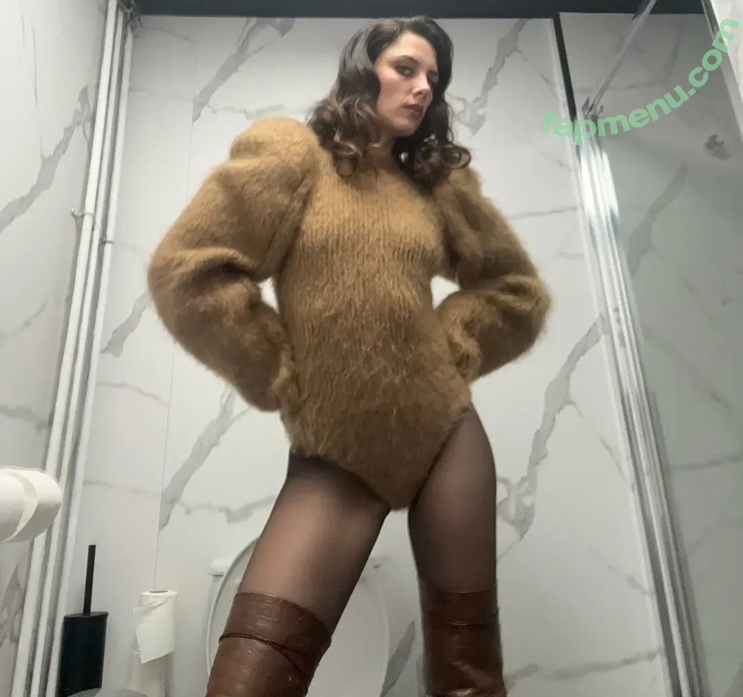 Ellie Rowsell nude photo #0069 (Wolf Alice / ellieciararowsell)