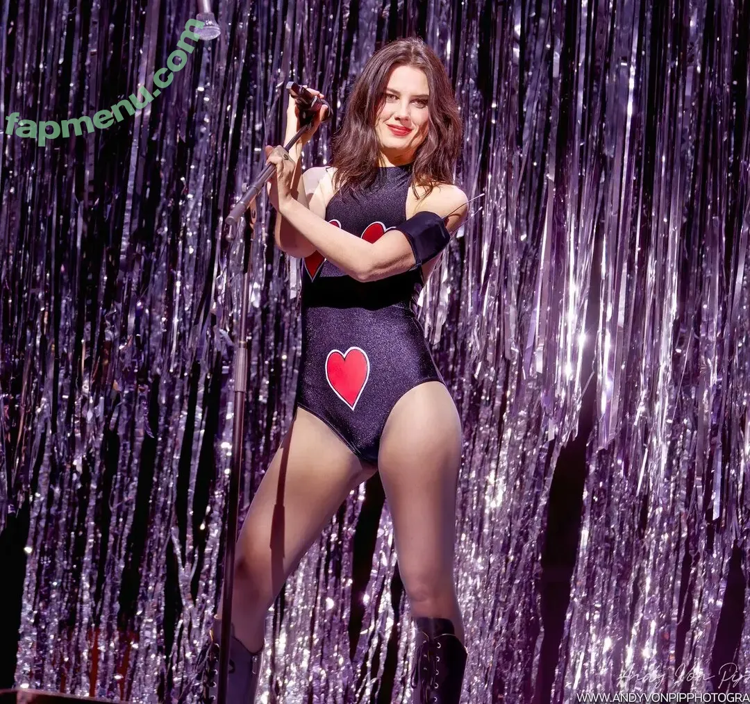 Ellie Rowsell nude photo #0083 (Wolf Alice / ellieciararowsell)