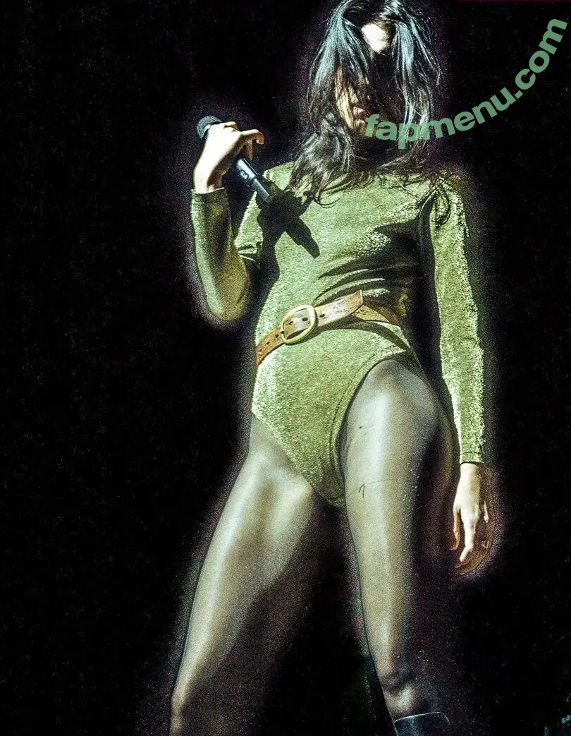 Ellie Rowsell nude photo #0085 (Wolf Alice / ellieciararowsell)