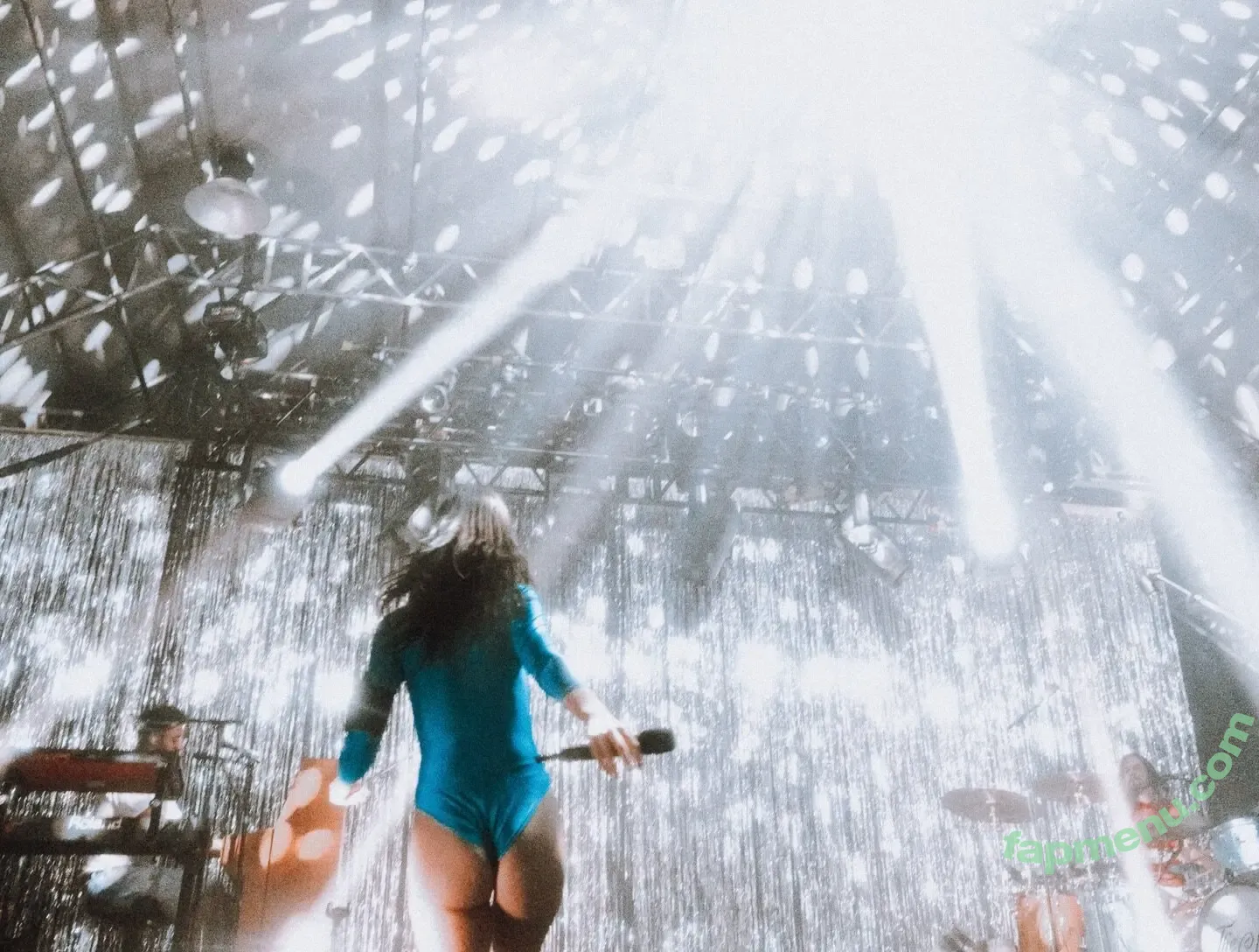 Ellie Rowsell nude photo #0089 (Wolf Alice / ellieciararowsell)