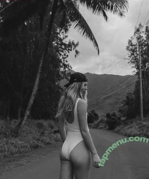 Ellie Thumann / elliethumann nude photo #0007