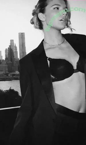 Ellie Thumann / elliethumann nude photo #0210