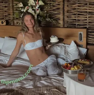 Ellie Thumann / elliethumann nude photo #0223