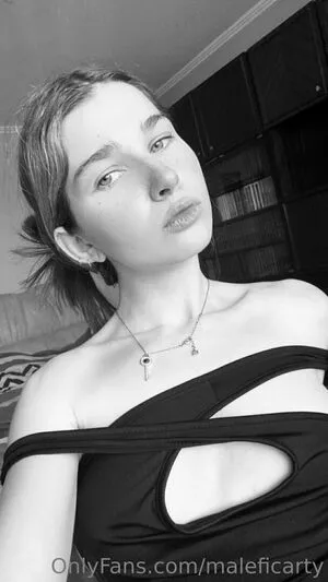 Ellie69bunny / Turbulent_Ad9733 / elliebunny132 nude photo #0017