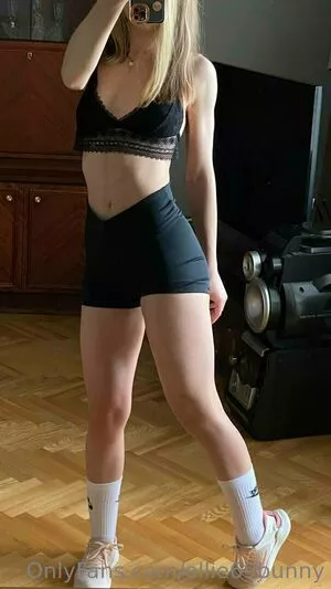 Ellie69bunny / Turbulent_Ad9733 / elliebunny132 nude photo #0029