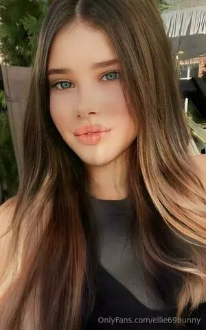 Ellie69bunny / Turbulent_Ad9733 / elliebunny132 nude photo #0342