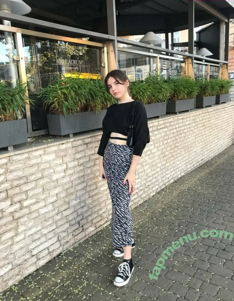 ellieone nude photo #0017 (ellieonellie)