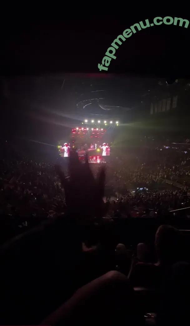 elliesmart nude photo #0049 (ellietsmart)