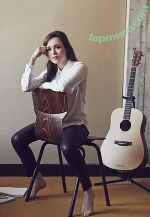 Elliot Page / elliotpage / formerly Ellen Page nude photo #0048