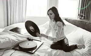 Elliot Page / elliotpage / formerly Ellen Page nude photo #0049