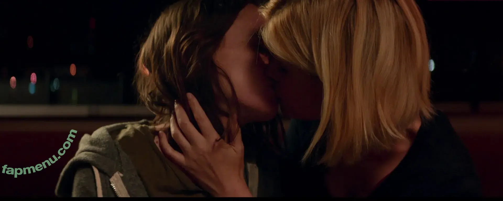 Elliot Page nude photo #0041 (elliotpage / formerly Ellen Page)