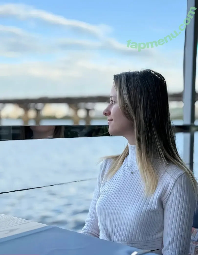 elly_luv nude photo #0018 (ellyluv)