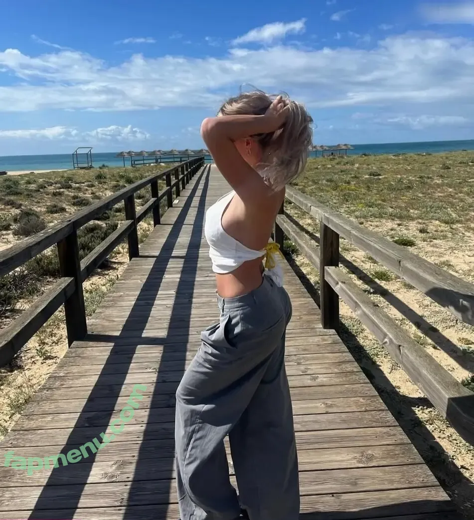 ellyy.ann nude photo #0235 (ellie_ann / elly / elly.ann)