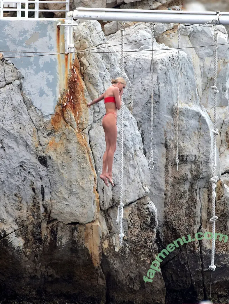 Elsa Hosk nude photo #2355 (elsahosk / hoskelsa)