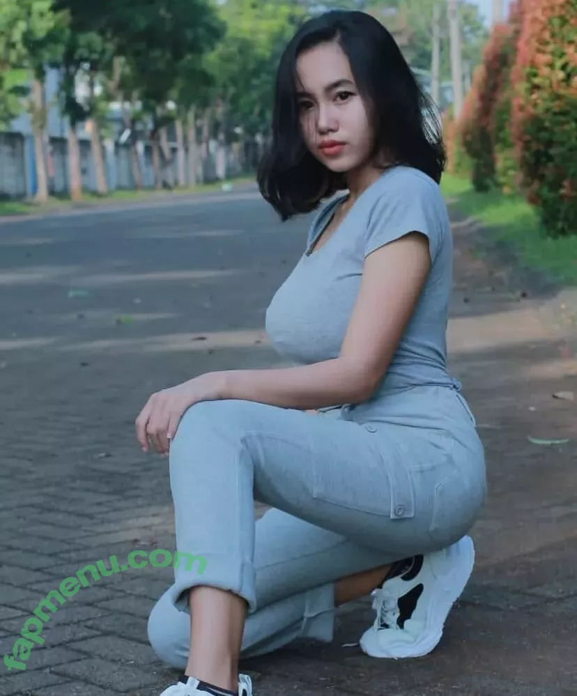 Elvara Caliva nude photo #0024 (yourelvv / yourelvv_)