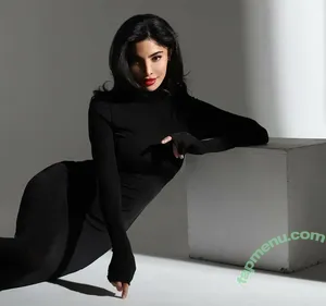 Elwa Saleh / elwa__ / elwasaleh nude photo #0224