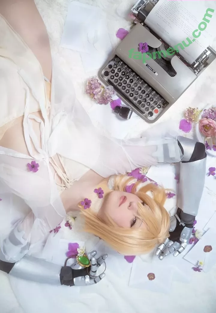Elycoris nude photo #0018 (Elycoris_ / sexycurtis)