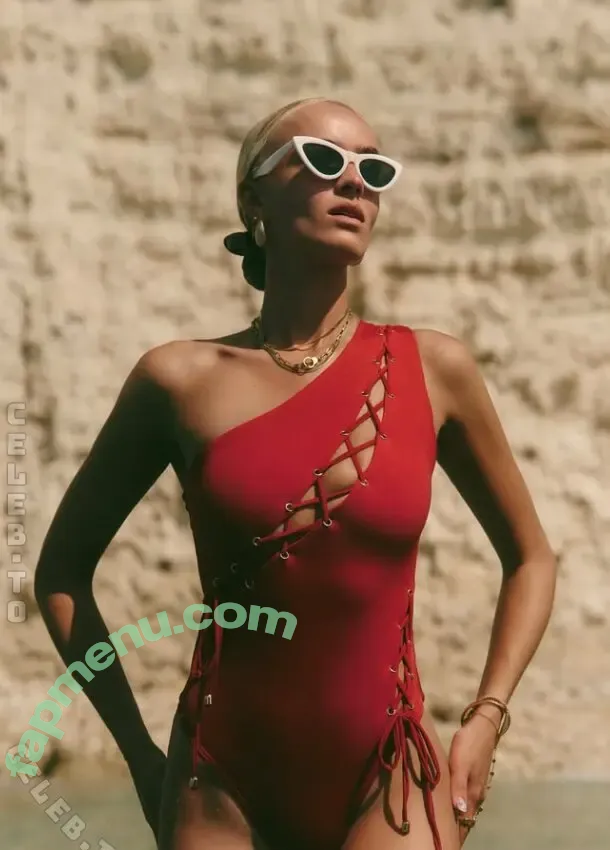 Elys Hutchinson nude photo #0035 (elys_hutchinson / elyshutchinson1106)