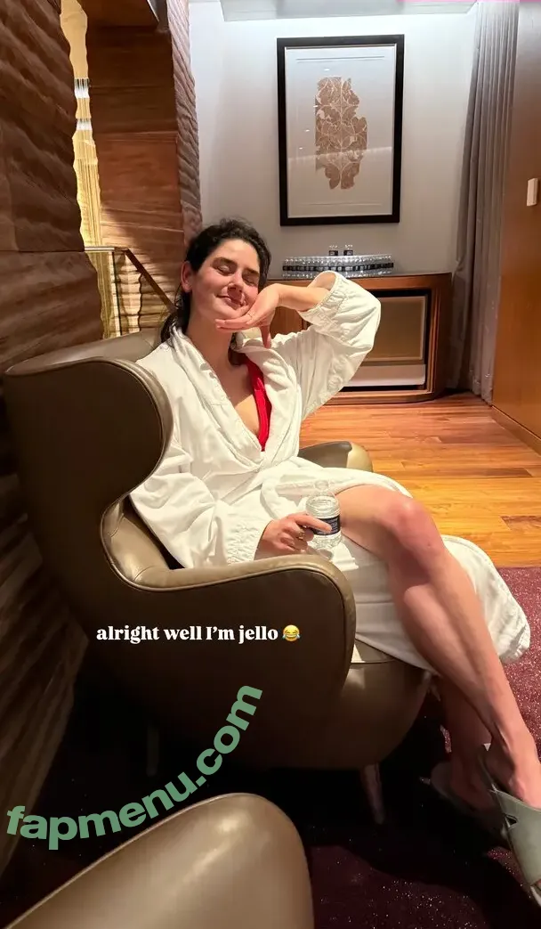 Elyse Myers nude photo #0001 (elyse_myers / violetmyers)