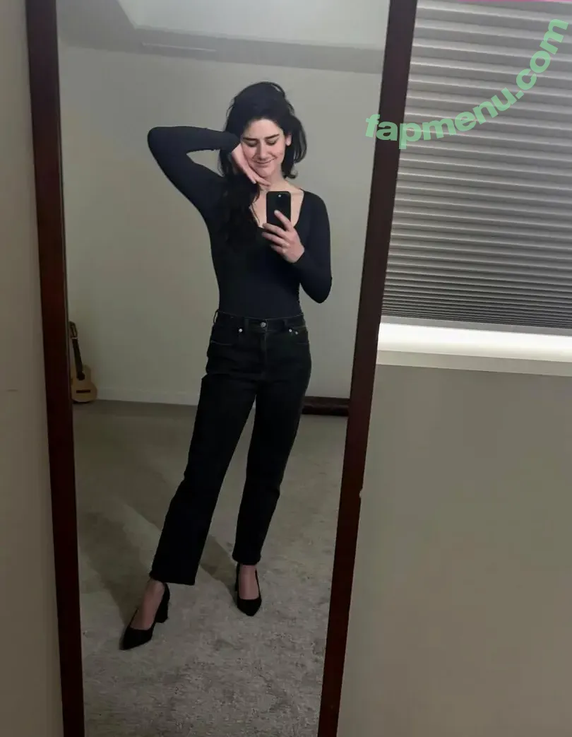 Elyse Myers nude photo #0003 (elyse_myers / violetmyers)