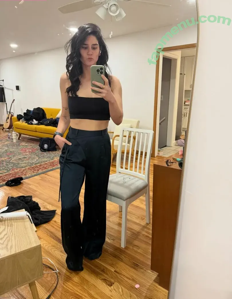 Elyse Myers nude photo #0006 (elyse_myers / violetmyers)