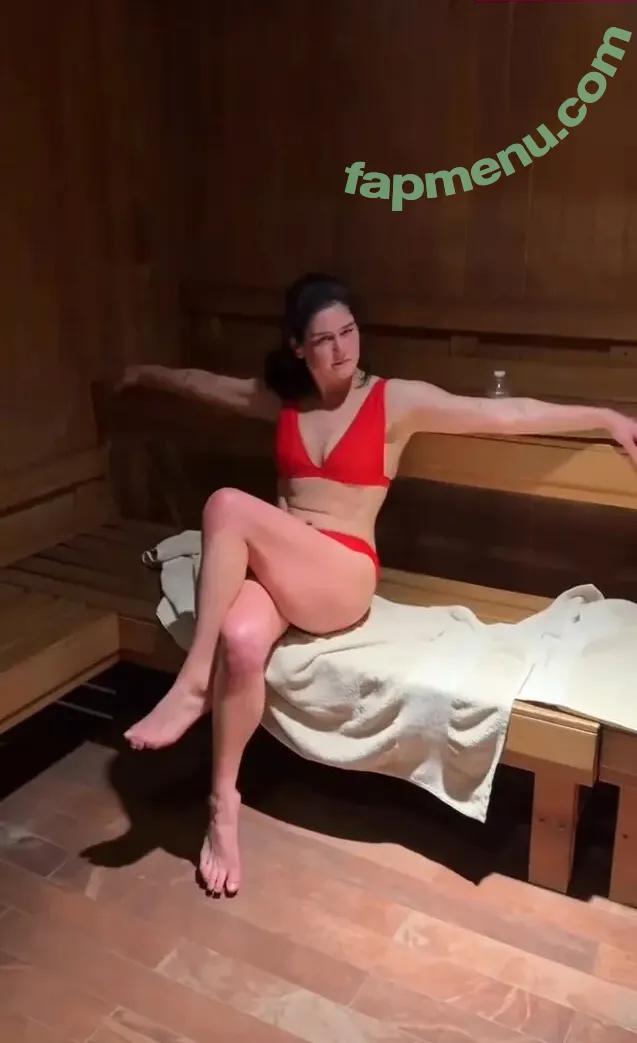 Elyse Myers nude photo #0010 (elyse_myers / violetmyers)