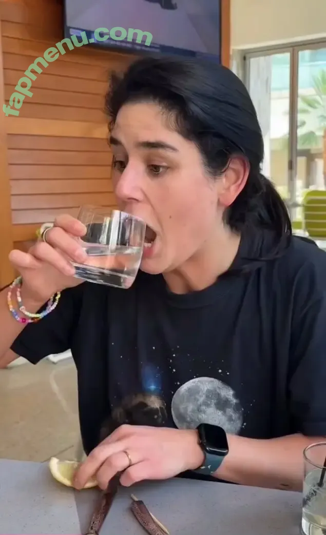 Elyse Myers nude photo #0016 (elyse_myers / violetmyers)