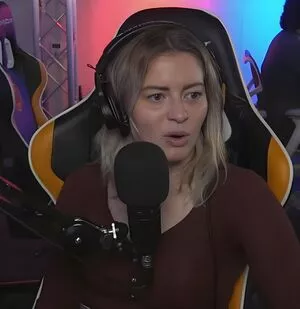 Elyse Willems / elysewillems nude photo #0130