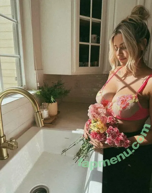 Em Jane nude photo #0014 (emilyyjaneee / just-peachyyy)