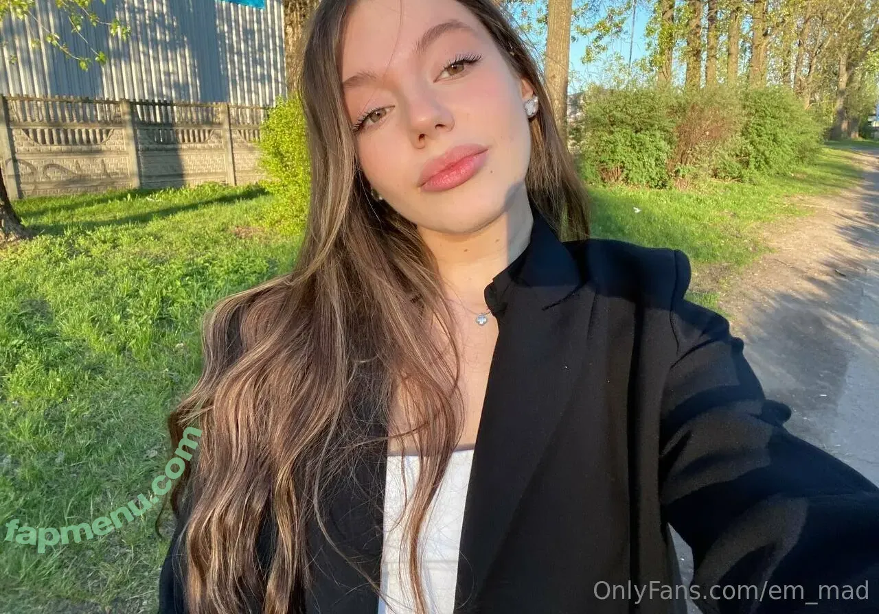 em_mad nude photo #0017 (em_mad)