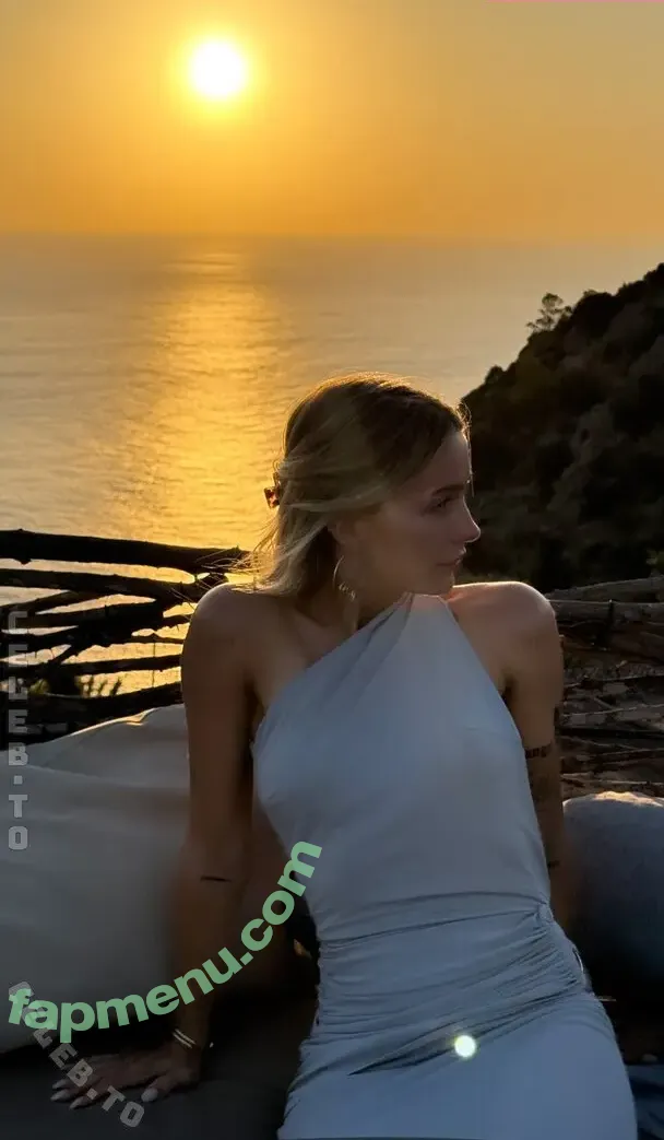 Ema Louise nude photo #0104 (emalouiise / emaxlouise)