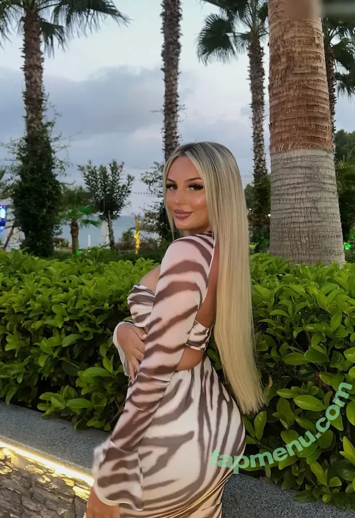 ema.mic nude photo #0012 (ema.mic)