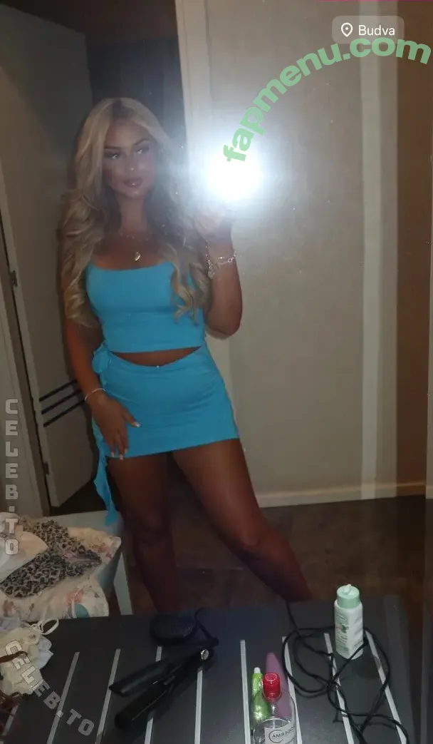 ema.mic nude photo #0042 (ema.mic)