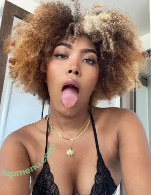 emanuela.ebony / ebonyemmanuella nude photo #0076