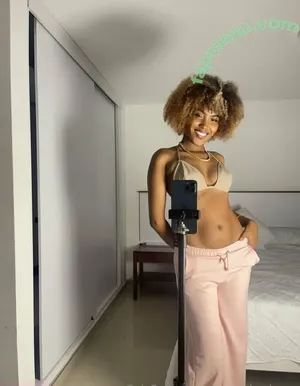 emanuela.ebony / ebonyemmanuella nude photo #0122