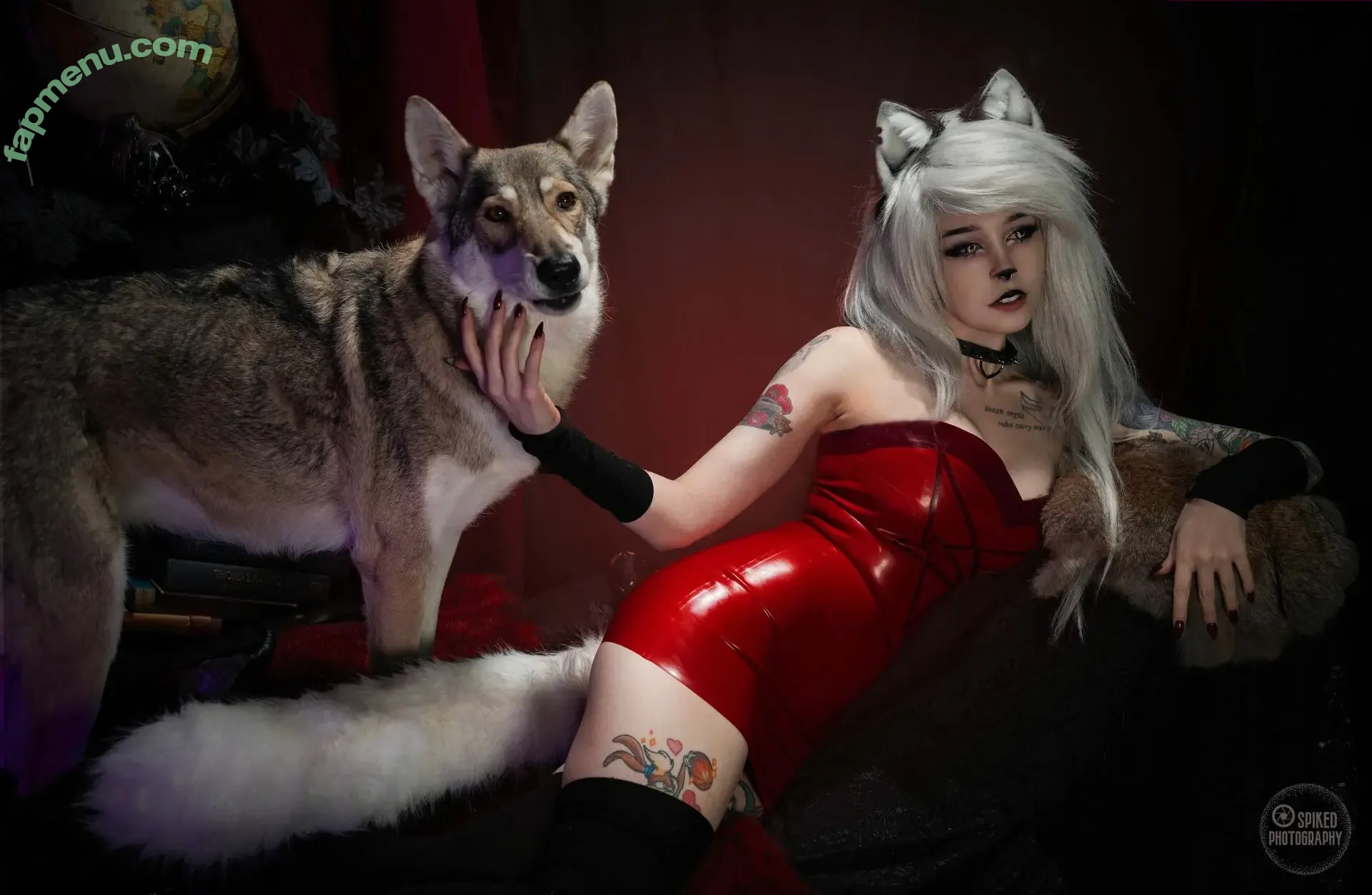 Ember Wolf nude photo #0304 (emberwolf / wolfiesantics)
