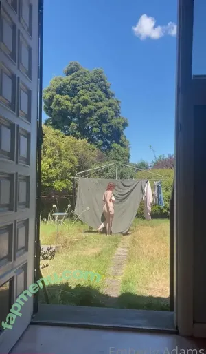 nude photo #0005